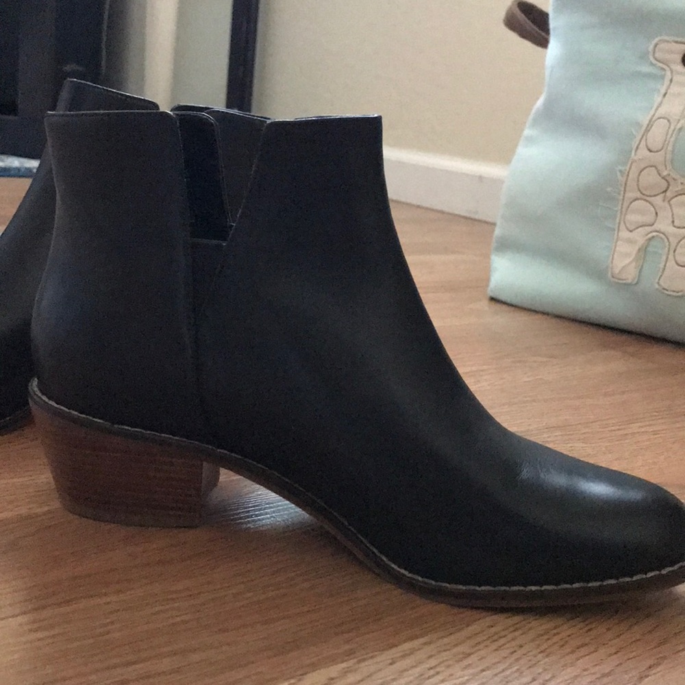 Booties - Picture 4 of 5